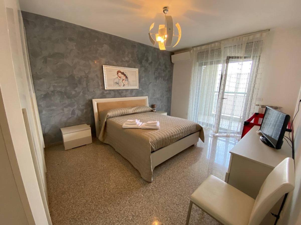 Fronte Mare By Apulia Accommodation Bari Exterior photo