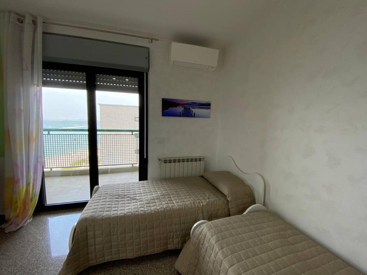 Fronte Mare By Apulia Accommodation Bari Exterior photo