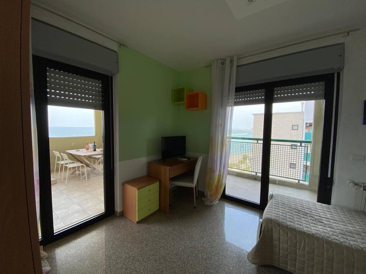 Fronte Mare By Apulia Accommodation Bari Exterior photo