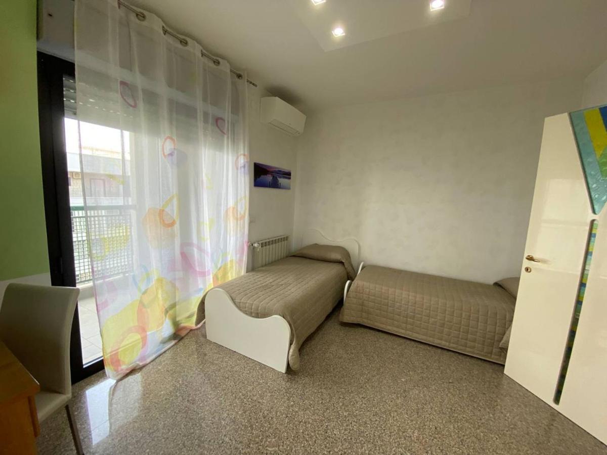 Fronte Mare By Apulia Accommodation Bari Exterior photo