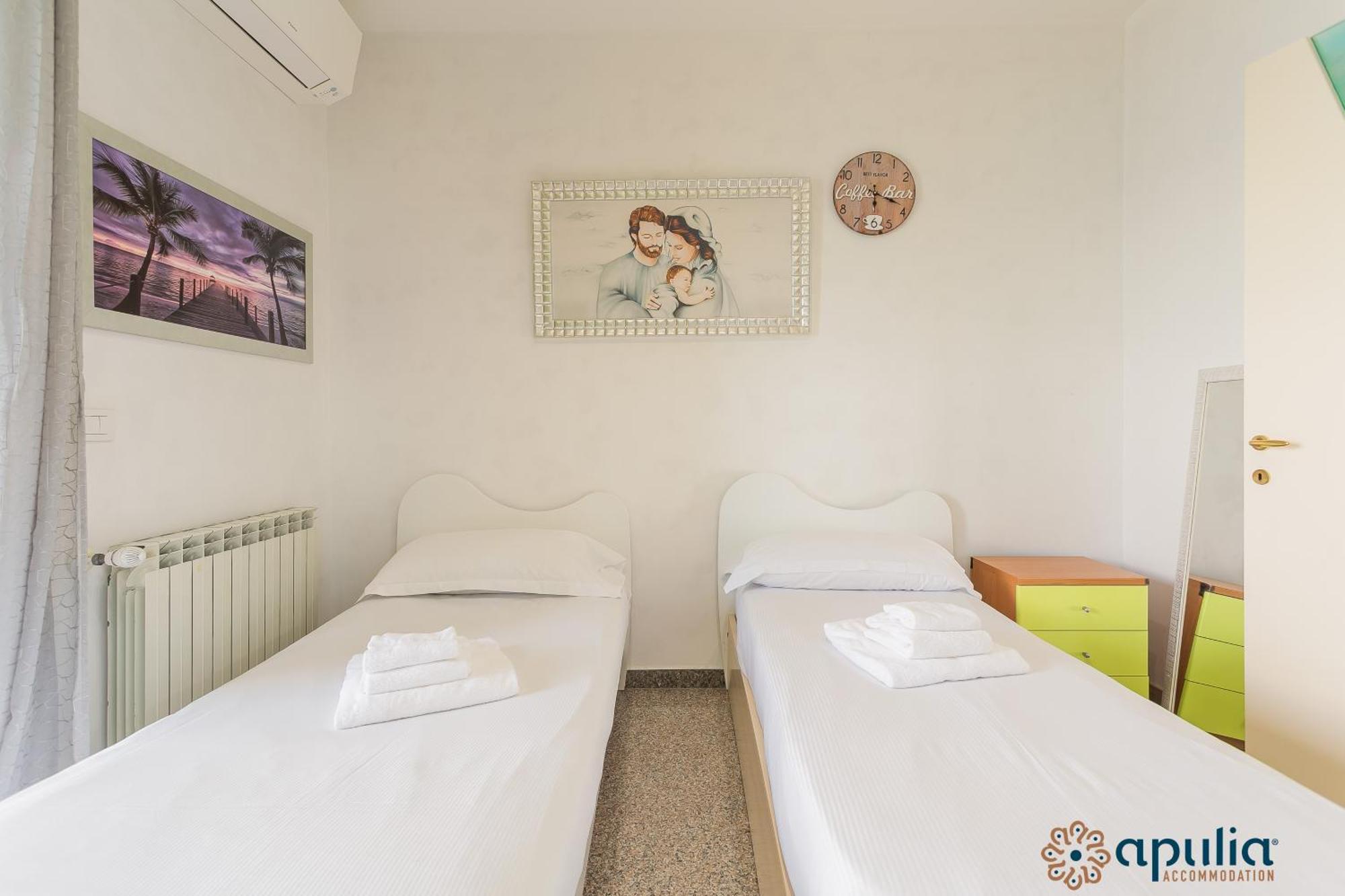 Fronte Mare By Apulia Accommodation Bari Exterior photo